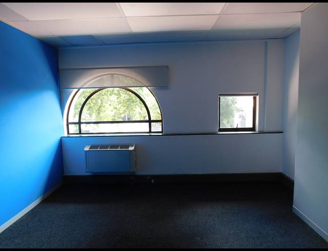 724M² OFFICE TO LET IN HYDE PARK